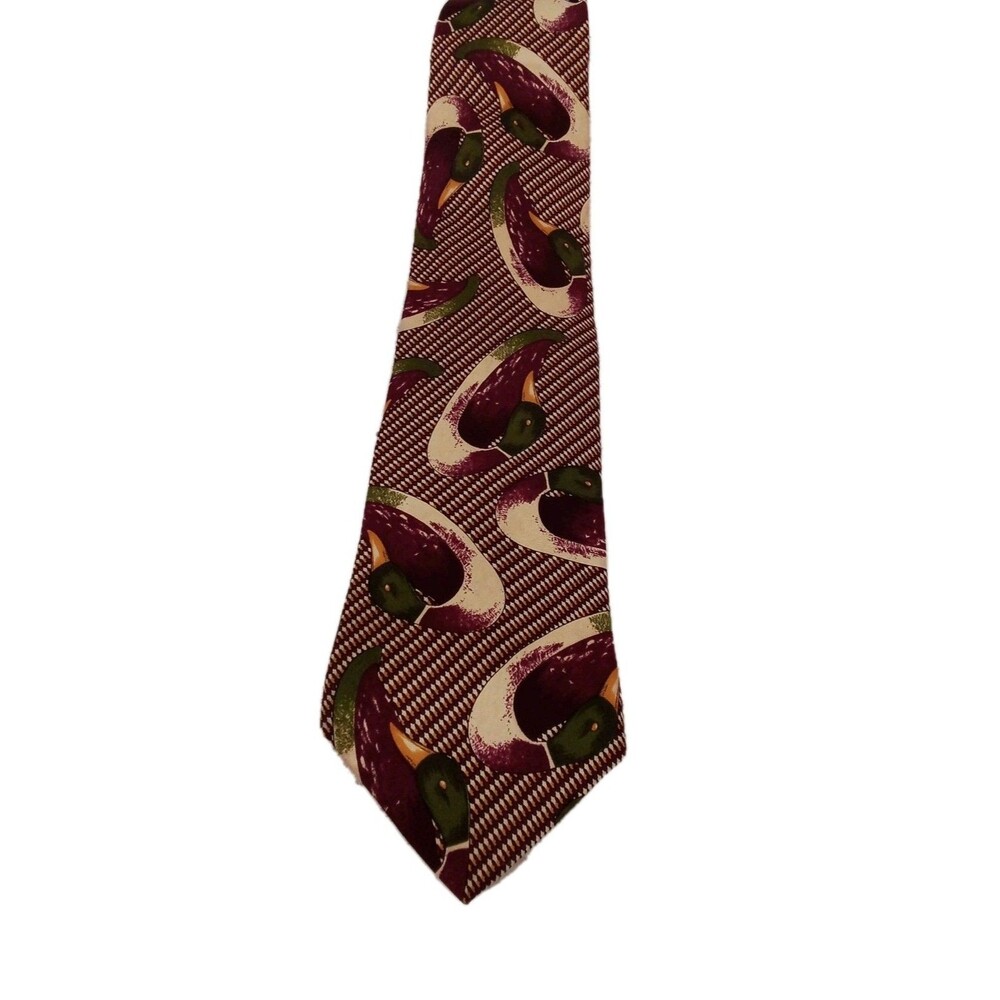 Hathaway Burgundy Mallard Duck Print Necktie Silk 56-in Long Made I the USA